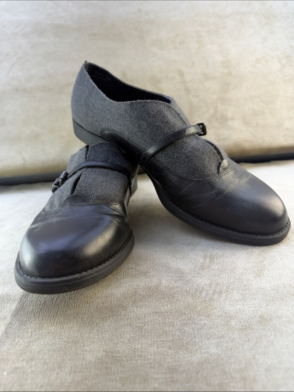 Bella Vita Women's Black and Gray Mary Jane Loafers
